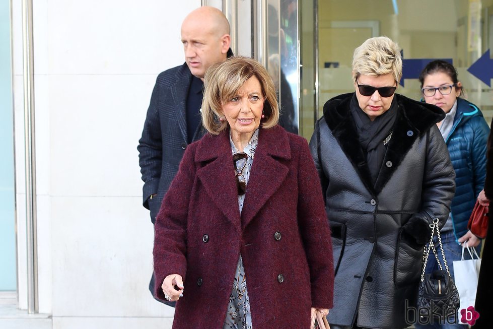 María Teresa Campos junto a Terelu Campos tras una revisión médica
