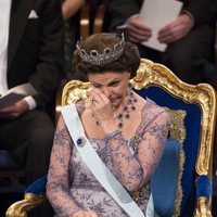 La Reina Silvia de Suecia llorando en la ceremonia de los Premios Nobel