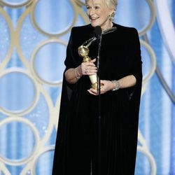 Glenn Close recogiendo su galardón en los Globos de Oro 2019