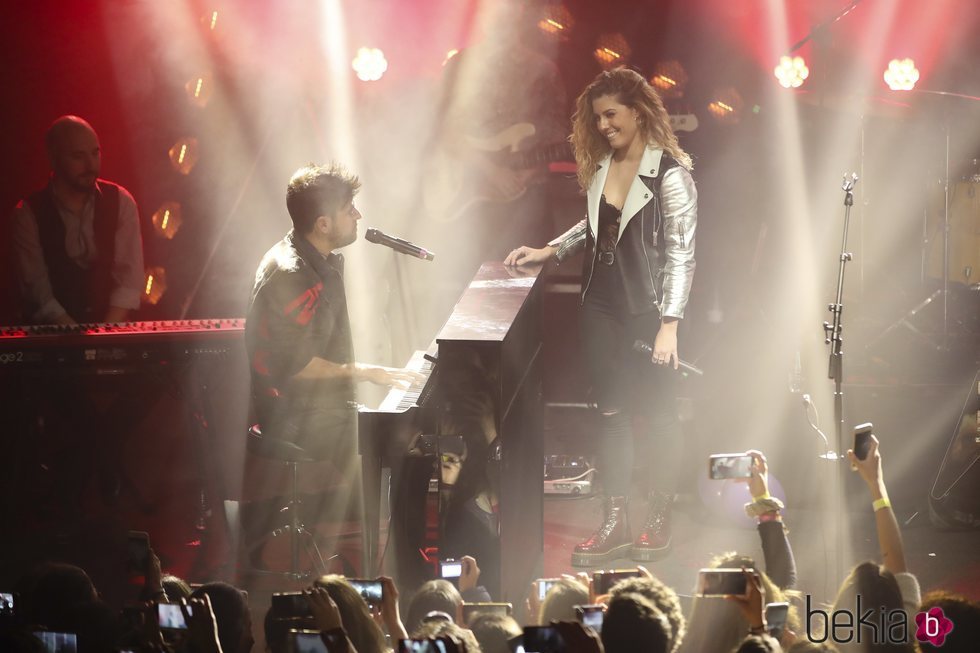 Miriam Rodríguez y Pablo López en el escenario