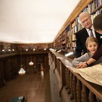 Carlos Gustavo, Victoria y Estela de Suecia en la Biblioteca Bernadotte
