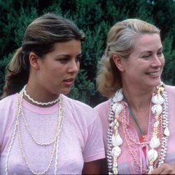 Carolina y Grace de Mónaco durante unas vacaciones en los años 70