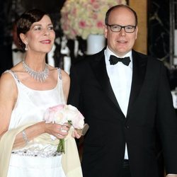 Alberto II y la Princesa Carolina de Mónaco presidiendo el Baile de la Rosa 2015