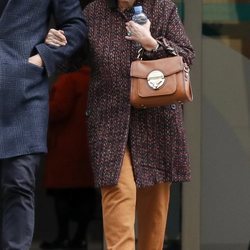María Teresa Campos saliendo de una revisión médica rutinaria