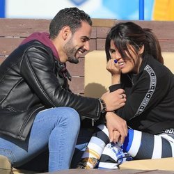 Asraf Beno y Chabelita Pantoja hablando muy acaramelados