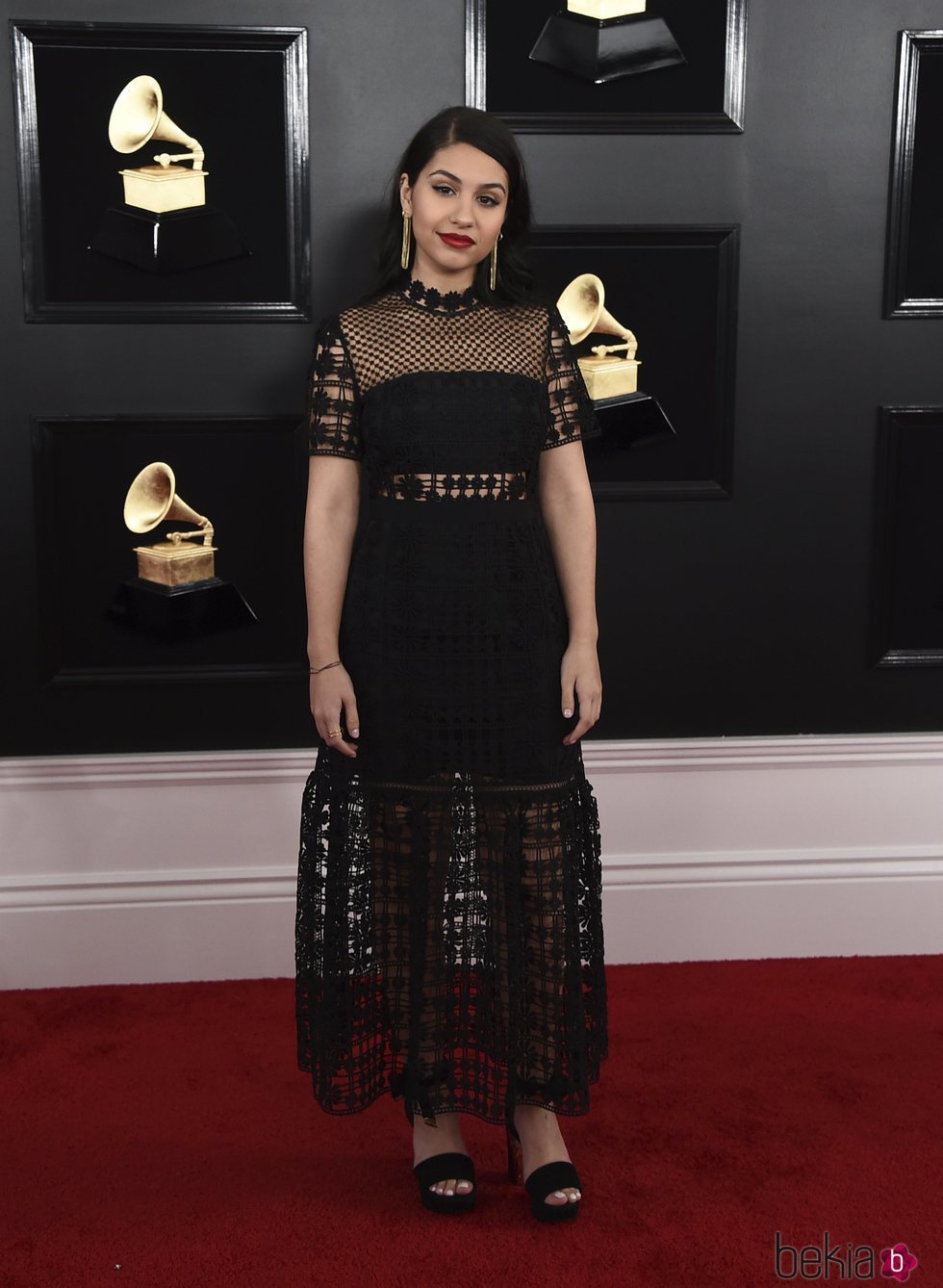 Alessia Cara en la alfombra roja de los Grammy 2019