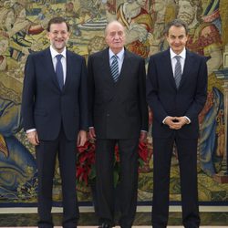 Mariano Rajoy, el Rey y José Luis Rodríguez Zapatero en Zarzuela