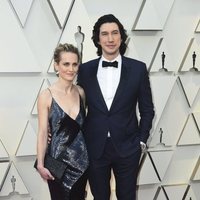 Joanne Tucker y Adam Driver en la alfombra roja de los Premios Oscar 2019