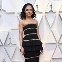 Tessa Thompson en la alfombra roja de los Premios Oscar 2019