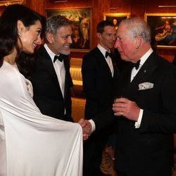 Los Clooney asisten como invitados de honor a la cena del Príncipe Carlos