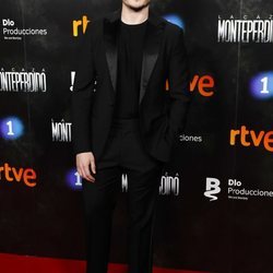 Miki Núñez posa en la premiere de la serie 'La caza. Monteperdido'