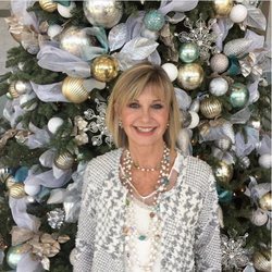 Olivia Newton-John felicitando el año a sus seguidos de Instagram