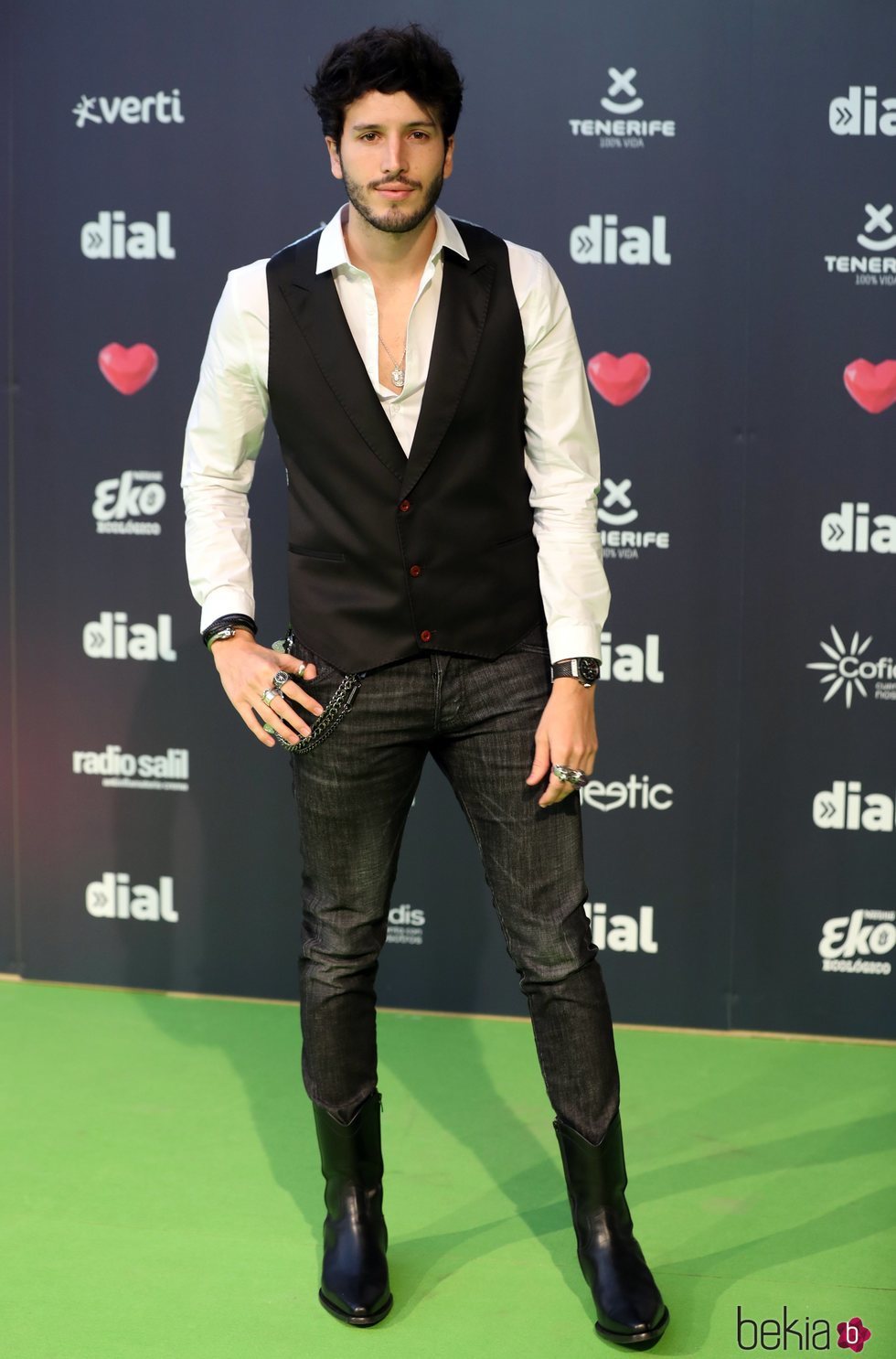 Sebastián Yatra en los Premios Cadena Dial 2019 en Tenerife