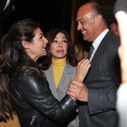 Ana Rosa Quintana con su marido Juan Muñoz y Nuria Roca en unos premios literarios