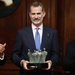 El Rey Felipe VI recibe el premio de honor en el Congreso Judío Latinoamericano durante el Viaje de Estado de los Reyes Felipe VI y Letizia a Argentina