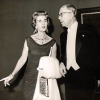 La Reina Ingrid de Dinamarca con su padre, el Rey Gustavo VI Adolfo de Suecia
