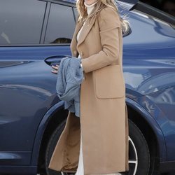 Rosanna Zanetti saliendo del hospital tras dar a luz