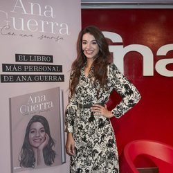 Ana Guerra durante la presentación de su libro 'Con una sonrisa'