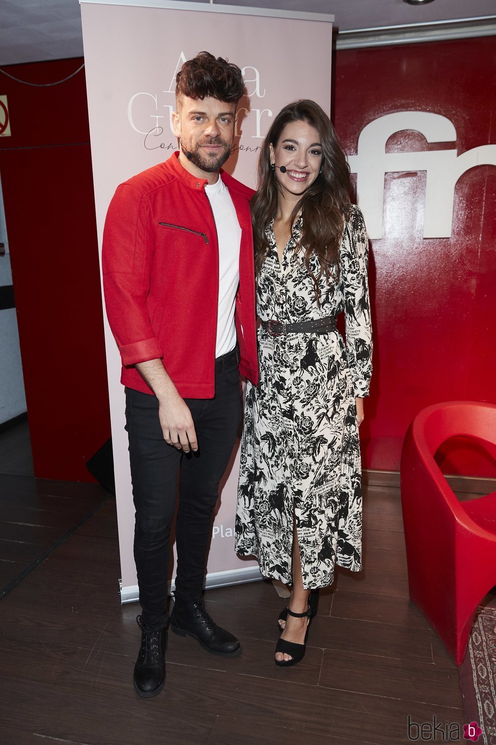 Ana Guerra y Ricky Merino en la presentación de su libro 'Con una sonrisa'