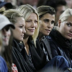 Kate Hudson, Gwyneth Paltrow, Rosario Nadal y Mette-Marit de Noruega durante un concierto de Madonna en 2008