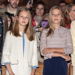 La Princesa Leonor y la Infanta Sofía durante la Misa de Pascua 2019
