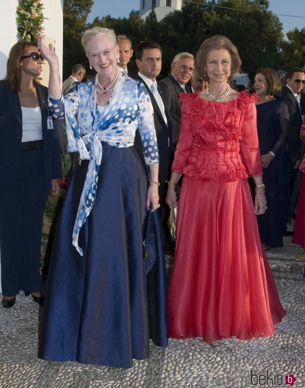 La Reina Margarita de Dinamarca y la Reina Sofía en la boda de Nicolás de Grecia y Tatiana Blatnik