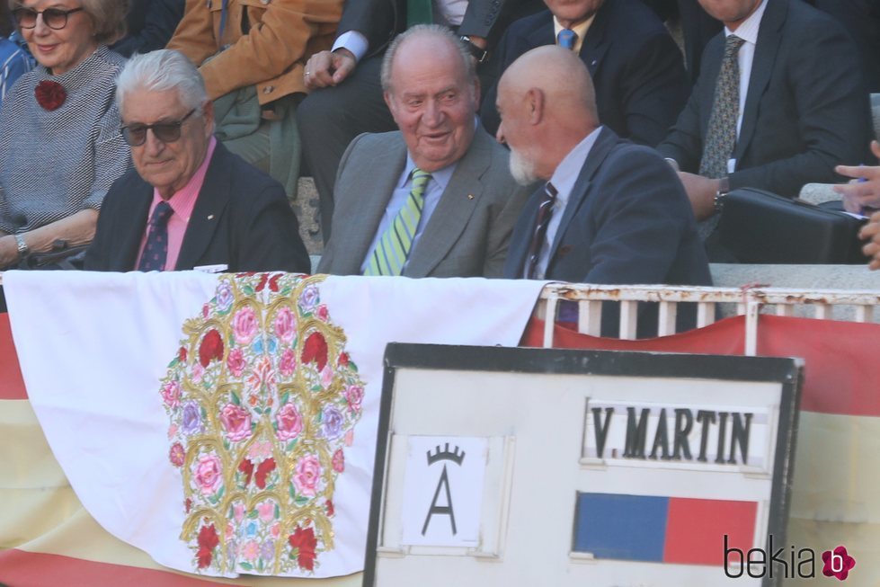 El Rey Juan Carlos reaparece en los toros tras anunciar su retirada