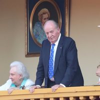 El Rey Juan Carlos y la Infanta Pilar en la corrida de toros en Aranjuez en homenaje a la Condesa de Barcelona