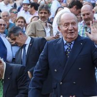 El Rey Juan Carlos reaparece en los toros tras su retirada de los actos oficiales