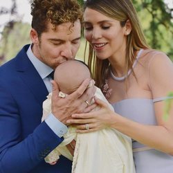 Rosanna Zanetti y David Bisbal, muy cariñoso con su hijo Matteo en su bautizo
