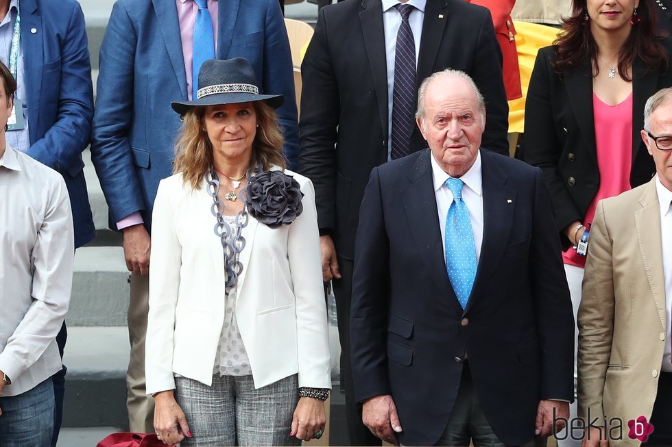 El Rey Juan Carlos y la Infanta Elena en el torneo de Roland Garros 2019