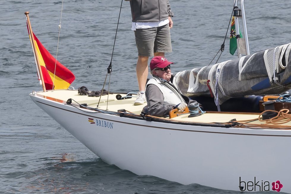 El Rey Juan Carlos en las regatas de Sanxenxo