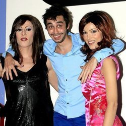 Deborah Ombres, Canco Rodríguez y Cristina Urgel presentando una obra de teatro