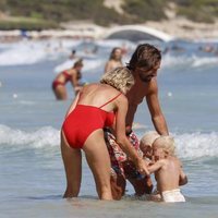 Pirlo con su mujer y su hijos durante sus vacaciones familiares en Ibiza