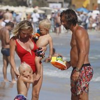 Pirlo con su mujer y sus hijos pequeños durante sus vacaciones familiares en Ibiza