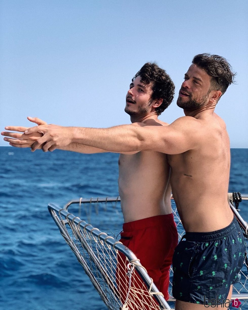 Miki Núñez y Ricky Moreno imitando a Kate Winslet y Leonardo DiCaprio en 'Titanic'