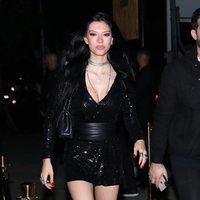 Alejandra Rubio y su novio a su llegada a la fiesta de despedida de 'Supervivientes 2019'