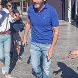Fernando Tejero en la capilla ardiente de Eduardo Gómez