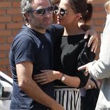 Daniel Guzmán y Macarena Gómez en el funeral de Eduardo Gómez