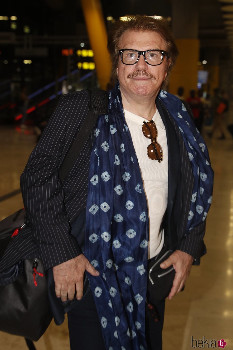 Bigote Arrocet en el aeropuerto tras volver de Chile