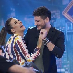 Ana Guerra y Cepeda bailando en 'El Hormiguero'
