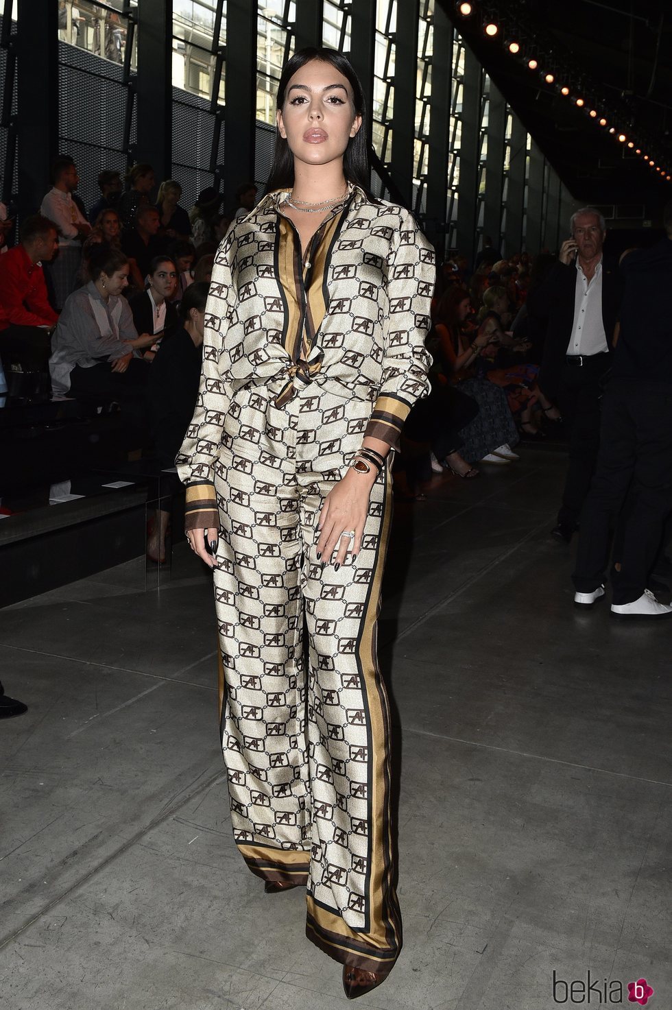 Georgina Rodríguez, una estrella más en el desfile de Alberta Ferretti