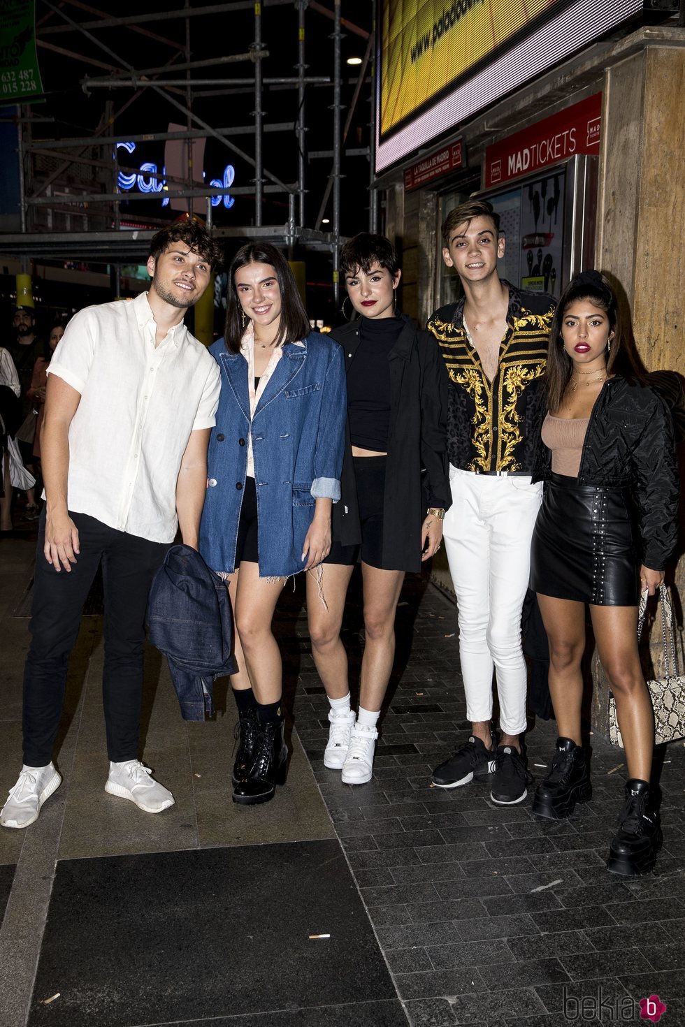 Damion, Marta Sango, Natalia Lacunza, Dave y África ('OT 2018') en la fiesta de cumpleaños de Paco León