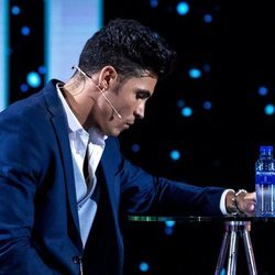 Kiko Jiménez muy preocupado en el plató de 'GH VIP 7' en la sexta gala