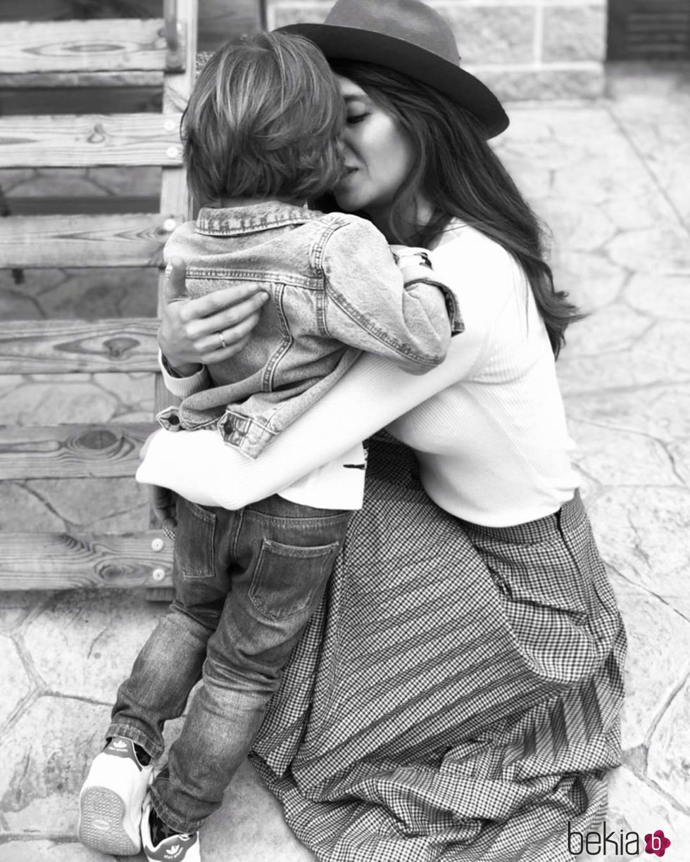 Sara Carbonero, muy cariñosa con su hijo Lucas