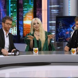 Pablo Alborán y Ava Max presentando 'Tabú' en 'El Hormiguero'