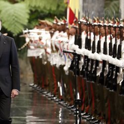 El Rey Felipe en la ceremonia de bienvenida en su Visita de Estado a Cuba