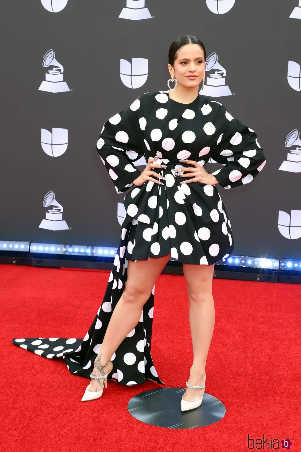 Rosalía en la alfombra roja de los premios Grammy Latino 2019
