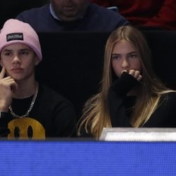Romeo Beckham y Mia Moocher en la final del Masters de Londres 2019