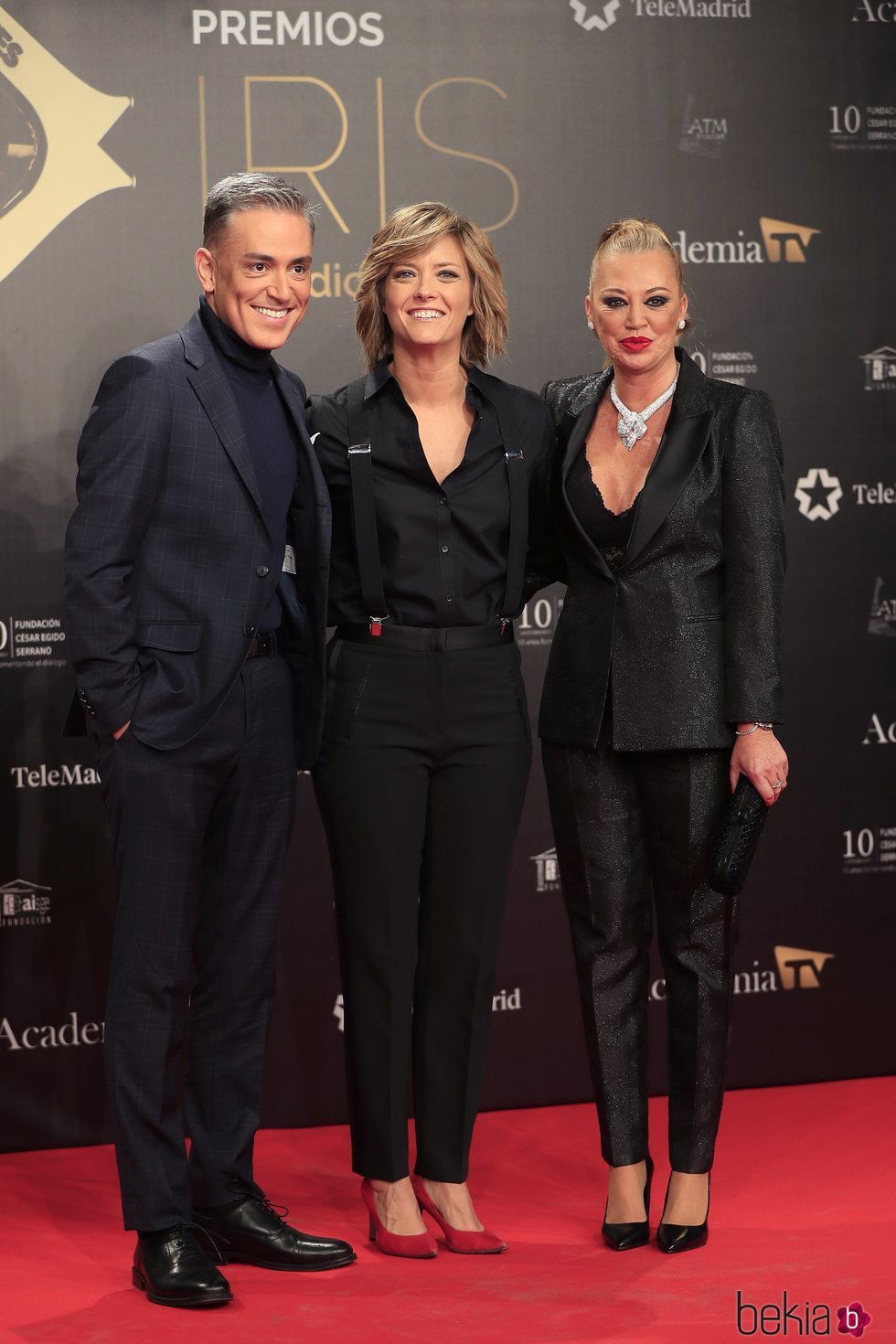 Kiko Hernández, María Casado y Belén Esteban en la alfombra roja de los Premios Iris 2019